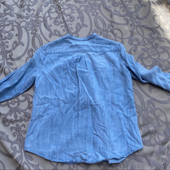 Ruffle Trim Chambray Shirt
KUT FROM THE KLOTH - Picture 7 of 8